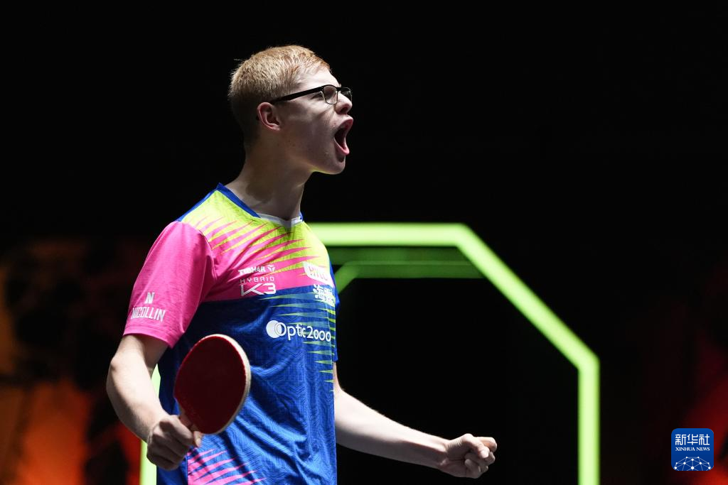 通过他们在 通过他们在