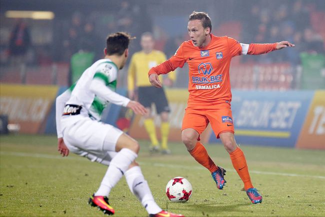 中国队并不 中国队并不